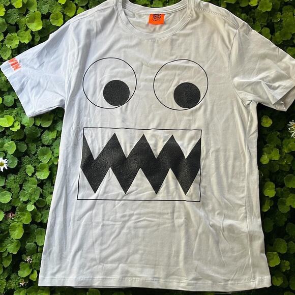 J Balvin Vibras Tour T-Shirt | Limited Edition Graphic Tee | Size Small Unisex - Picture 1 of 6